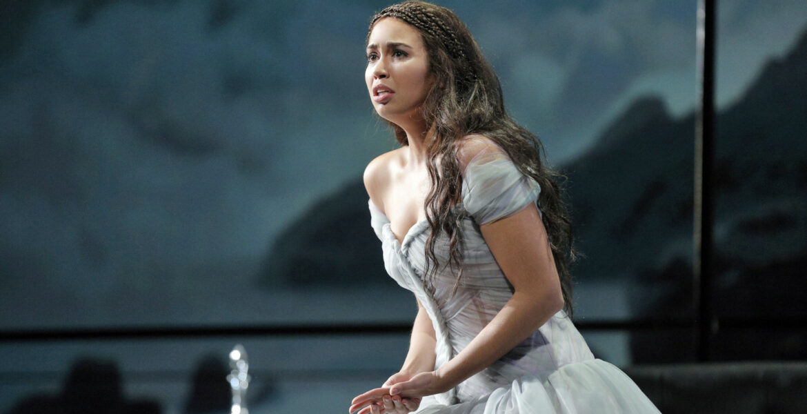 En scen från Gaetano Donizettis Lucia di Lammermoor med Nadine Sierra i titelrollen. Livesänds på Metropolitan Opera i New York den 21 maj 2022.